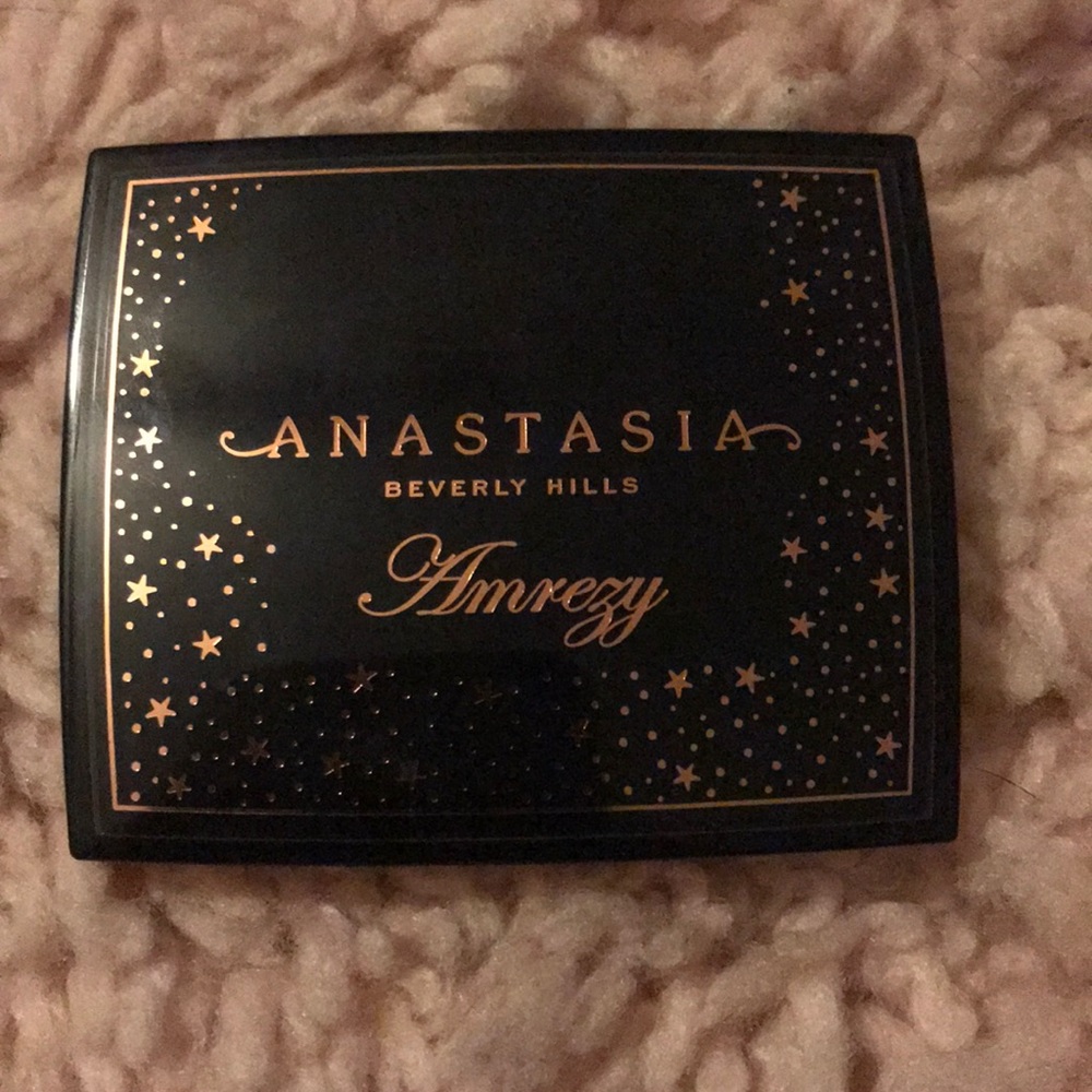 Anastasia Beverly Hills armrezy high light